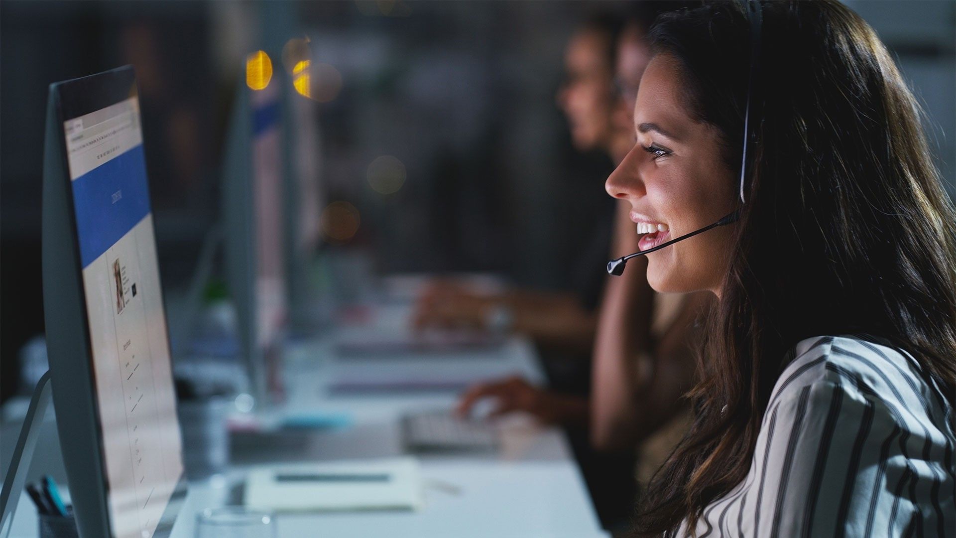 call-center-landing-page-image